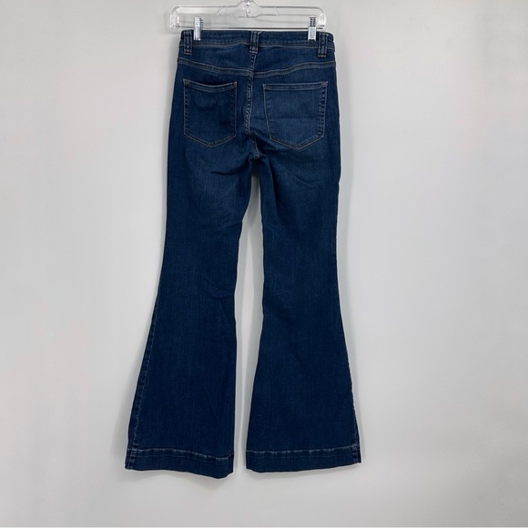 We The Free by Free People Size 28 Flare Leg Jeans Medium Wash Blue Flared - Picture 2 of 9